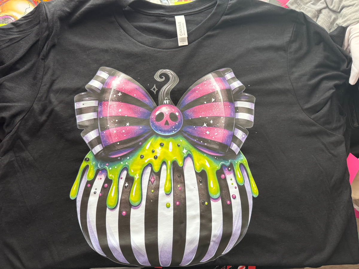 Neon Spooky Pumpkin Bow Tee โ Large | Ready to Ship